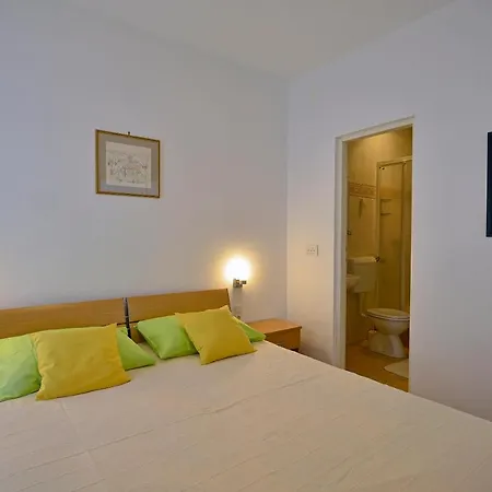 Apartament Dinka Milicic *
