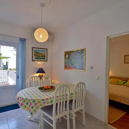 Dinka Milicic דירה חוואר