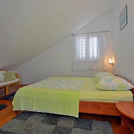 Dinka Milicic * חוואר